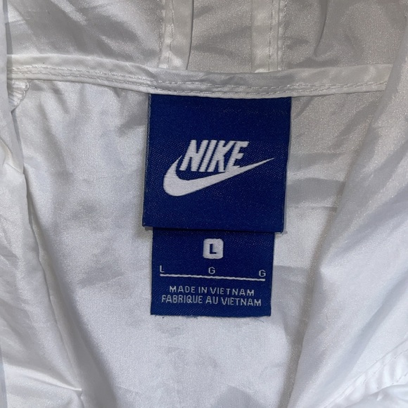 Nike Windbreaker - Picture 4 of 5